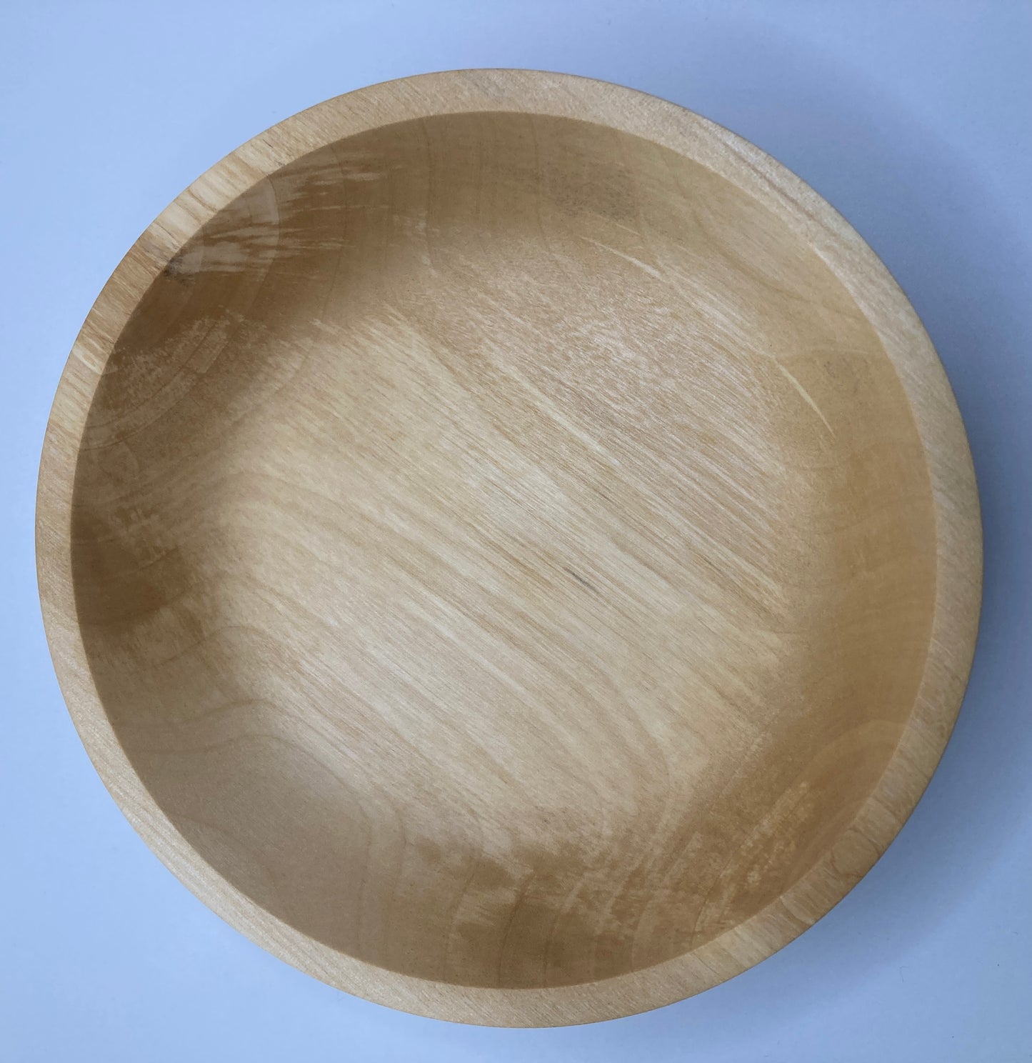 Gedrechselte Schüssel aus Birkenholz - zeigt die Schüssel von oben