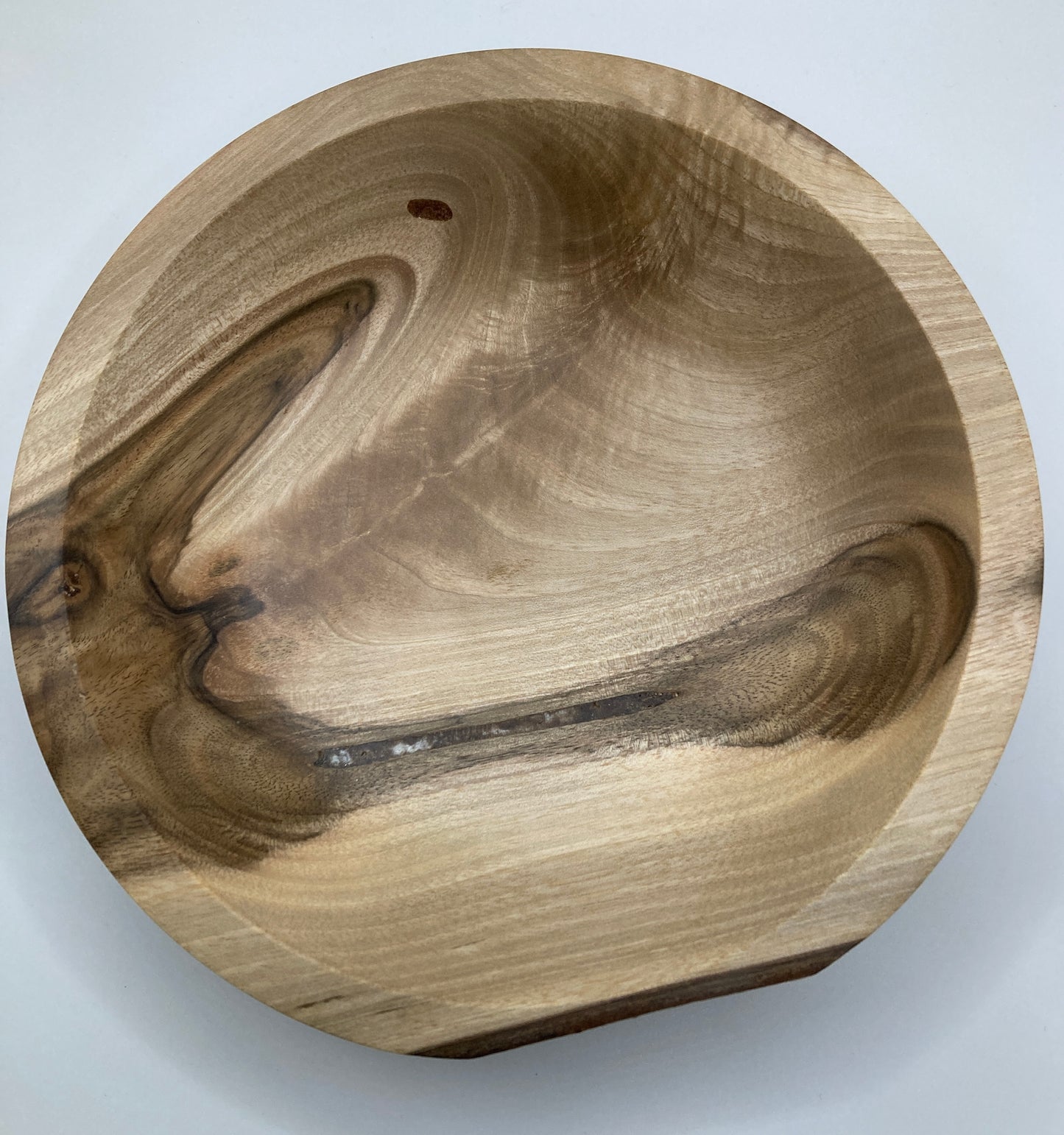 Gedrechselte Schüssel aus Nussholz - Ansicht von oben